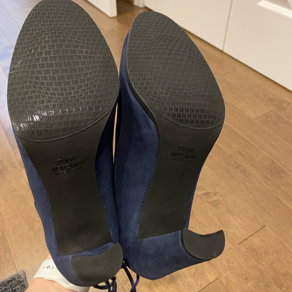 Stuart Weitzman suede booties in navy - Picture 2 of 6